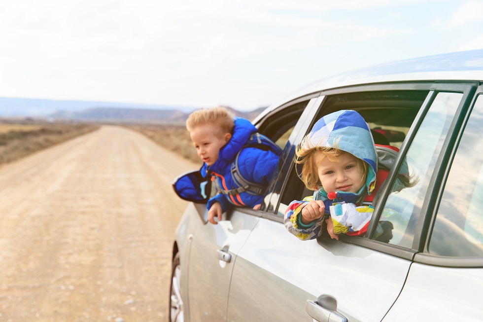 Screen-Free Ways to Entertain Kids in the Car